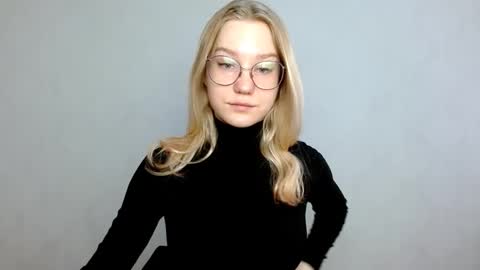 Abby Lovense is active online show from 03.06.25