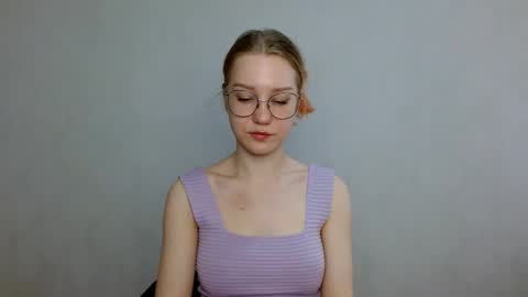 Abby Lovense is active online show from 03.07.25