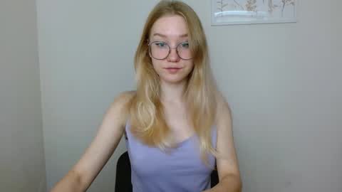 Abby Lovense is active online show from 09.21.25
