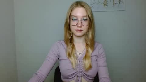 Abby Lovense is active online show from 10.09.25