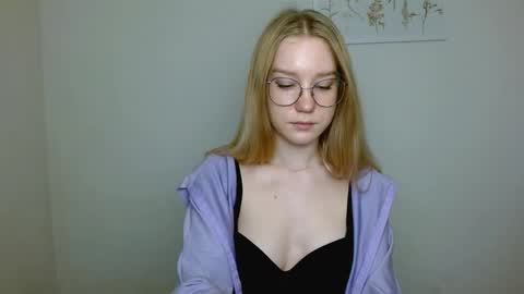 Abby Lovense is active online show from 11.01.25