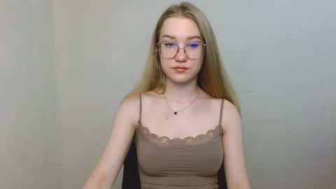 Abby Lovense is active online show from 08.02.26