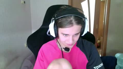 Snapshot of abbysal_blade chatting on 10.08.25 abbysal_blade online show from 10.08.25