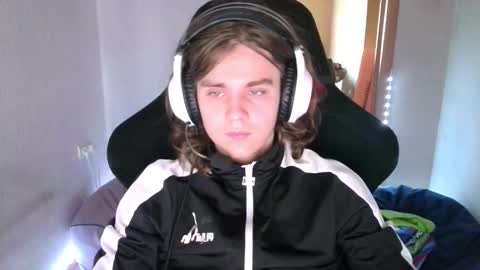 Snapshot of abbysal_blade chatting on 10.20.25 abbysal_blade online show from 10.20.25