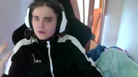 Snapshot of abbysal_blade chatting on 10.22.25 abbysal_blade online show from 10.22.25