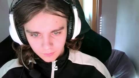 Snapshot of abbysal_blade chatting on 11.14.25 abbysal_blade online show from 11.14.25