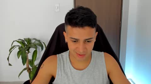 Snapshot of abelasburgo chatting on 10.08.25 Independence model AbelAsburgo online show from 10.08.25