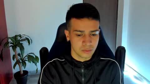 Snapshot of abelasburgo chatting on 10.14.25 Independence model AbelAsburgo online show from 10.14.25