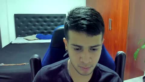 Snapshot of abelasburgo chatting on 10.22.25 Independence model AbelAsburgo online show from 10.22.25