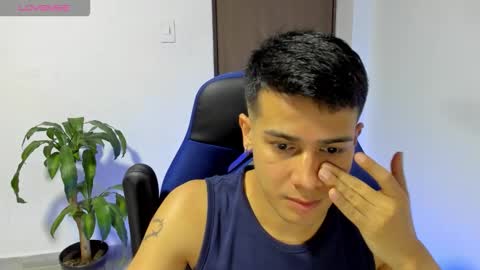 Snapshot of abelasburgo chatting on 10.29.25 Independence model AbelAsburgo online show from 10.29.25