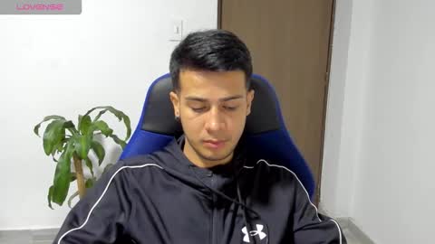 Snapshot of abelasburgo chatting on 11.04.25 Independence model AbelAsburgo online show from 11.04.25