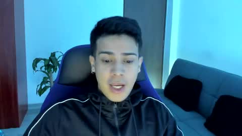 Snapshot of abelasburgo chatting on 11.17.25 Independence model AbelAsburgo online show from 11.17.25