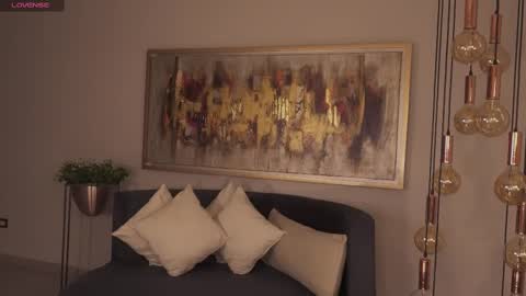 Snapshot of abellacroft chatting on 10.04.25 Abella online show from 10.04.25