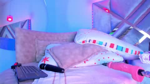 Snapshot of abelladgr chatting on 12.28.24 abelladgr online show from 12.28.24