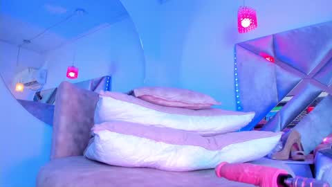 Snapshot of abelladgr chatting on 01.05.25 abelladgr online show from 01.05.25