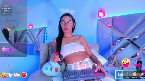 Snapshot of abelladgr chatting on 01.19.25 abelladgr online show from 01.19.25