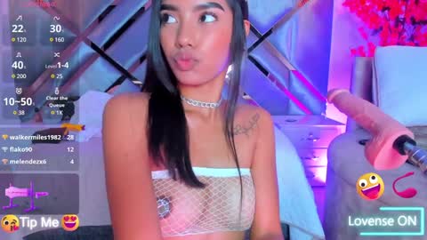 Snapshot of abelladgr chatting on 01.28.25 abelladgr online show from 01.28.25