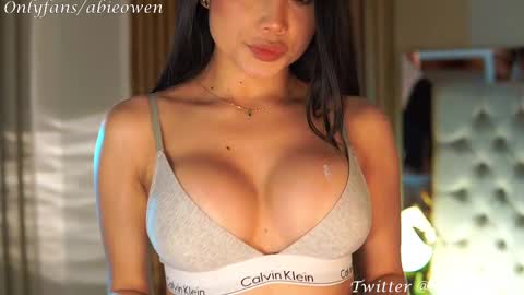 abie_owen online show from 02.11.25