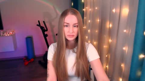 Anna online show from 02.14.25