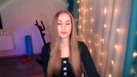 Anna online show from 02.15.25