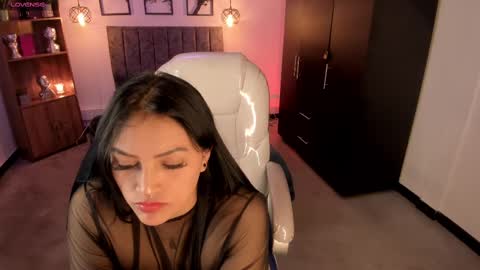 Snapshot of abiigaiil_ chatting on 02.24.25 Abigail online show from 02.24.25