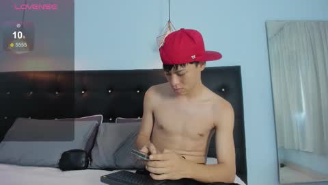 abraham_horny18 online show from 11.13.25