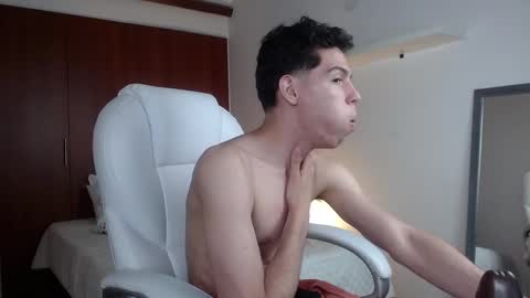 Snapshot of abrahanmateo_ chatting on 03.07.25 Ig ronnyabrahan online show from 03.07.25