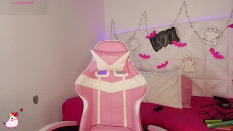 Abril  online show from 10.10.25