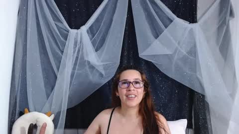 abril_bianchi online show from 02.27.25