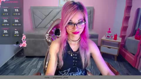 abril_ch_ online show from 11.12.25