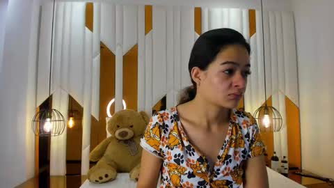 abril_cooper11 online show from 11.10.25