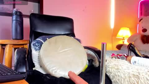 Abril online show from 10.11.25