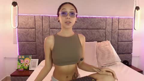  Abril  online show from 10.24.25