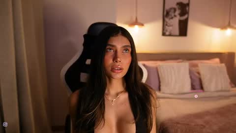 Snapshot of abril_w18 chatting on 05.05.26 My name is Alexa. Please say hello I like to chat with you. If you have requests please use tip online show from 05.05.26