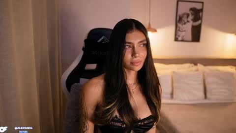 Snapshot of abril_w18 chatting on 05.14.26 My name is Alexa. Please say hello I like to chat with you. If you have requests please use tip online show from 05.14.26
