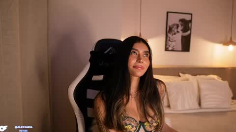 Snapshot of abril_w18 chatting on 05.16.26 My name is Alexa. Please say hello I like to chat with you. If you have requests please use tip online show from 05.16.26