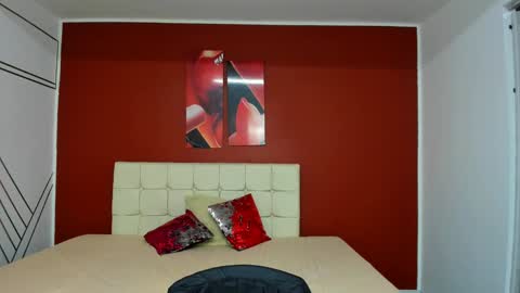 Snapshot of abrillee1 chatting on 12.29.24 ABRIL online show from 12.29.24