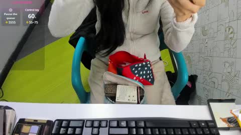 Snapshot of abrillee1 chatting on 03.08.25 ABRIL online show from 03.08.25