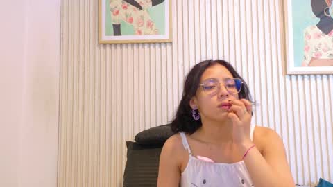 abrilmirren online show from 04.10.26