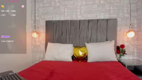 Snapshot of abrilsantana_ chatting on 10.02.25 abrilsantana_ online show from 10.02.25