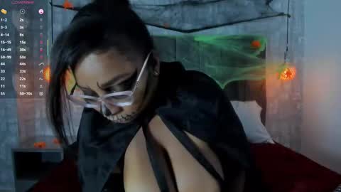 Snapshot of abrilsantana_ chatting on 10.30.25 abrilsantana_ online show from 10.30.25