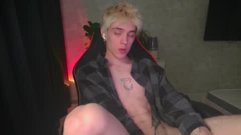 Snapshot of abslut chatting on 10.07.25 Nick online show from 10.07.25