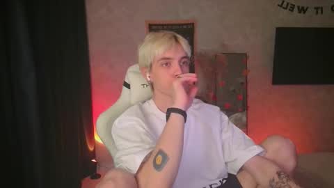 Snapshot of abslut chatting on 10.22.25 Nick online show from 10.22.25