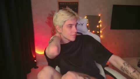 Snapshot of abslut chatting on 10.26.25 Nick online show from 10.26.25