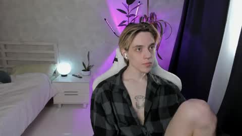 Snapshot of abslut chatting on 05.19.26 Nick online show from 05.19.26