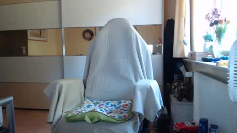 Snapshot of ach471 chatting on 10.01.25 ach471 online show from 10.01.25