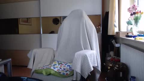 Snapshot of ach471 chatting on 10.29.25 ach471 online show from 10.29.25