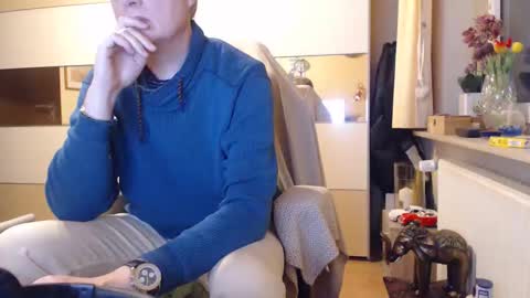 Snapshot of ach471 chatting on 11.03.25 ach471 online show from 11.03.25