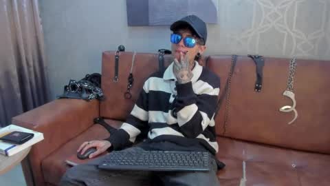 Snapshot of acidmilo chatting on 12.09.24 Acid Milo online show from 12.09.24