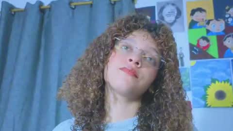 Snapshot of ada_gales_ chatting on 07.18.26 Isa online show from 07.18.26